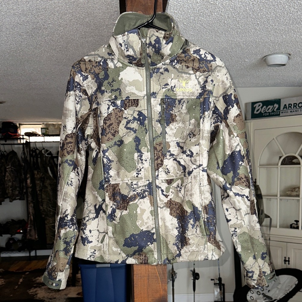 Women’s kings camo jacket